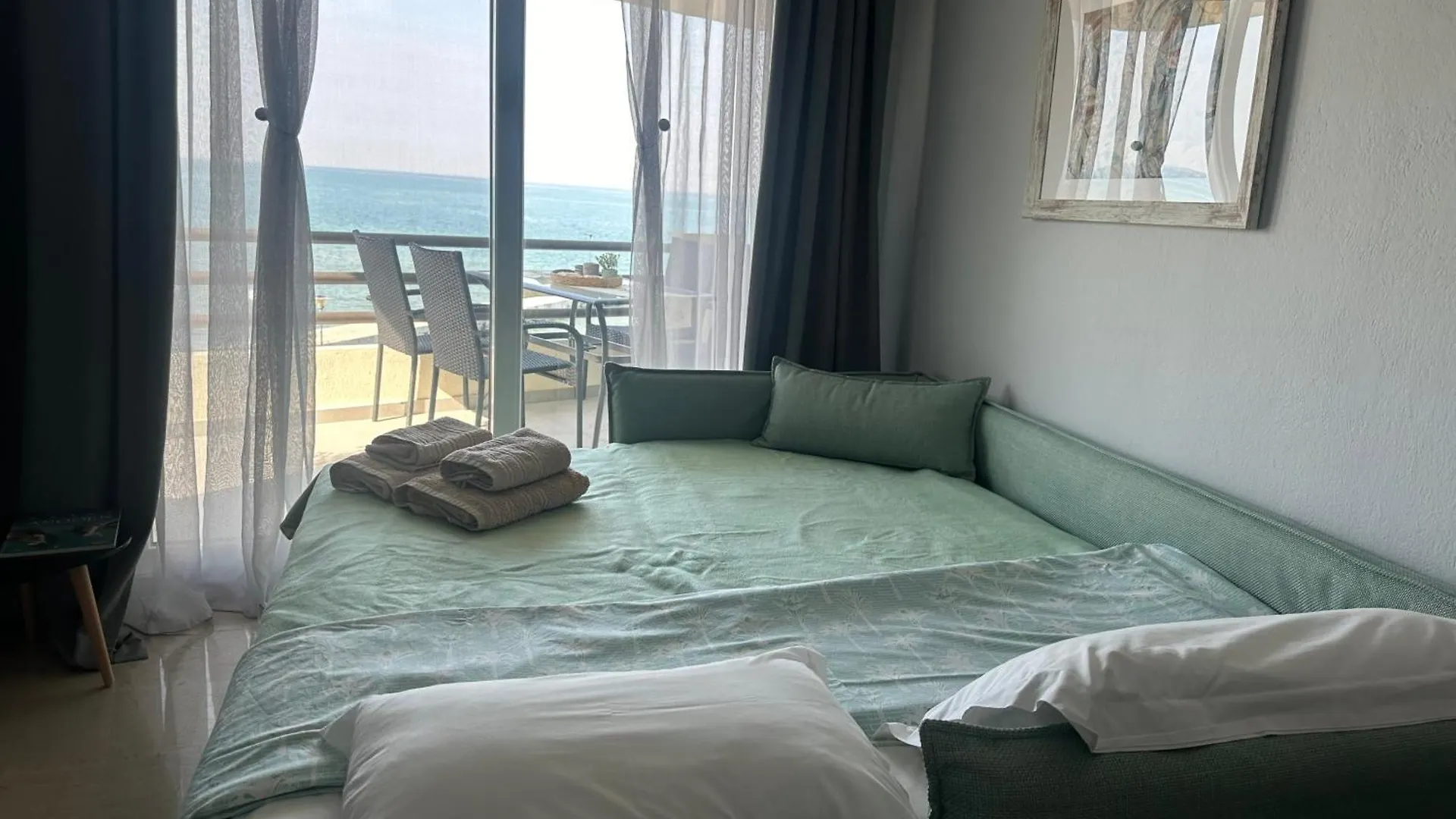 Peraiarooms Suites اليونان
