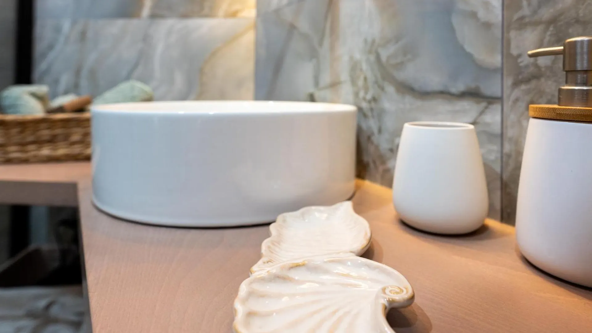 Peraiarooms Suites شقة