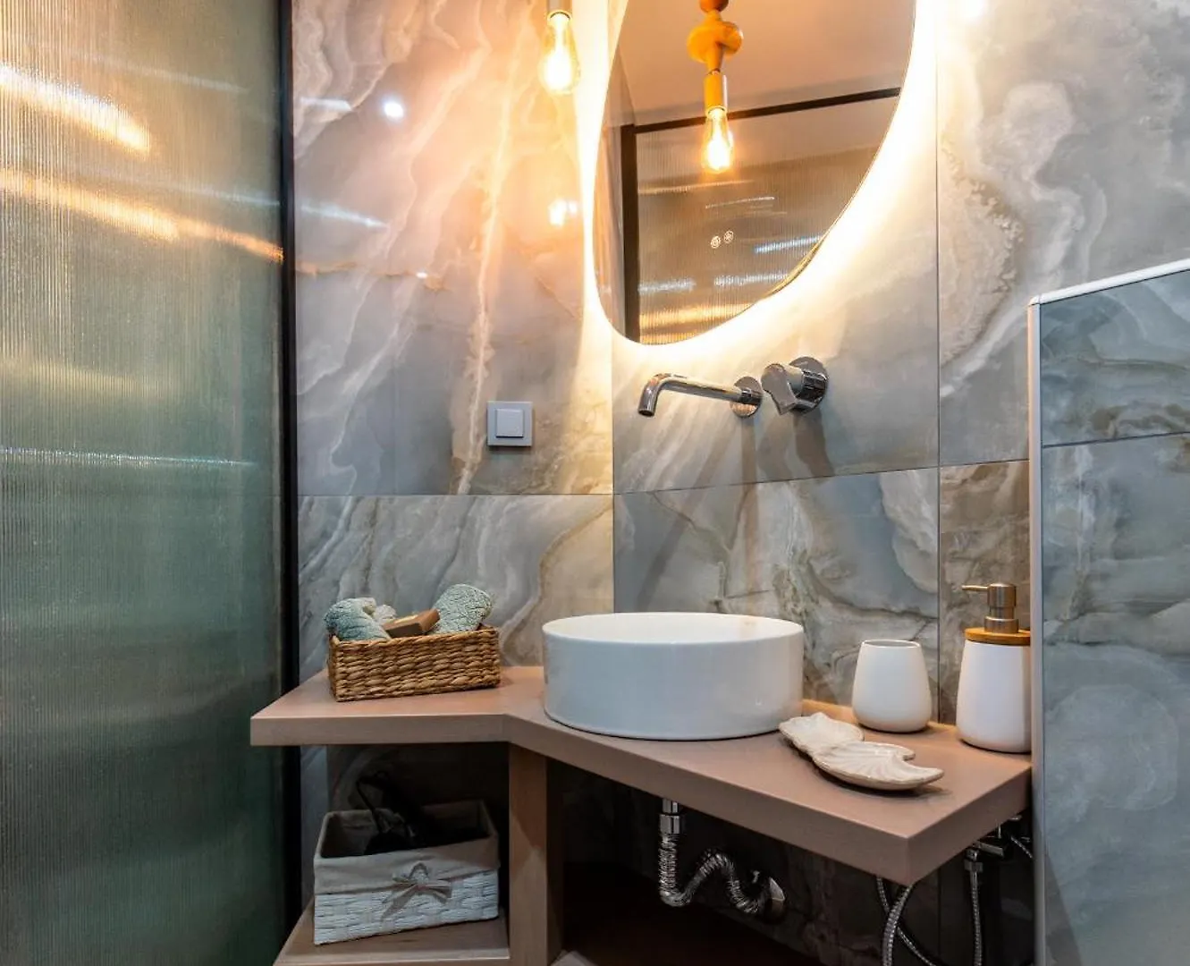 Peraiarooms Suites 0*, Peraía اليونان