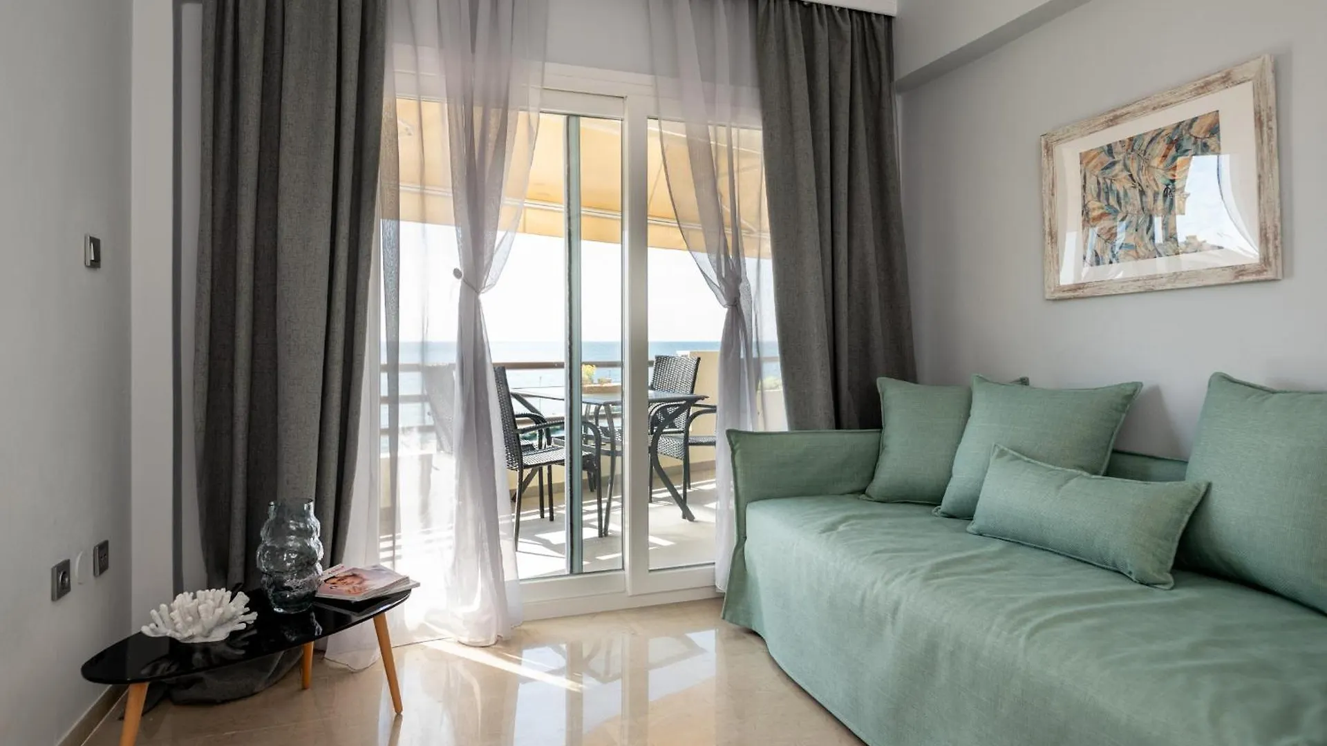 Peraiarooms Suites اليونان
