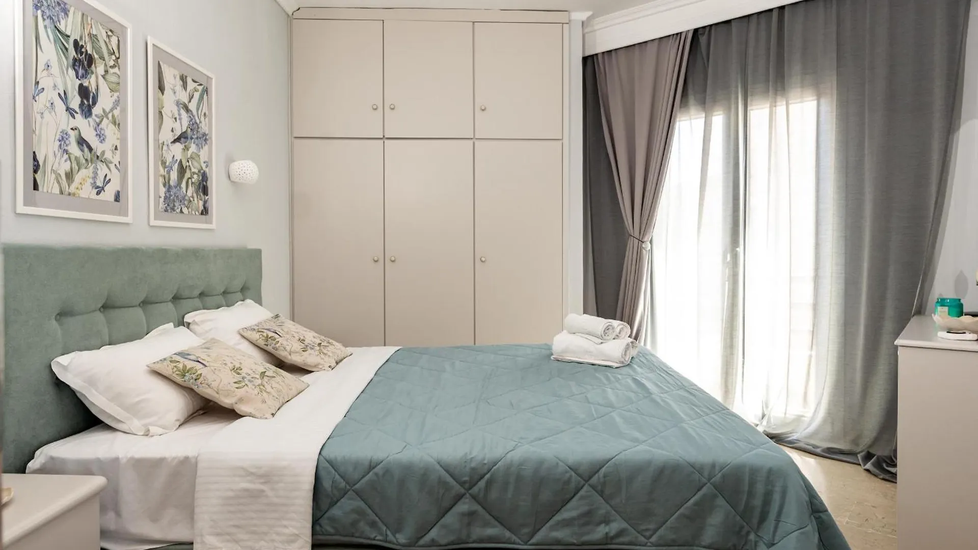 Peraiarooms Suites شقة